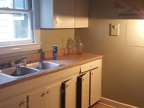 5th image of 102 Allen Ave