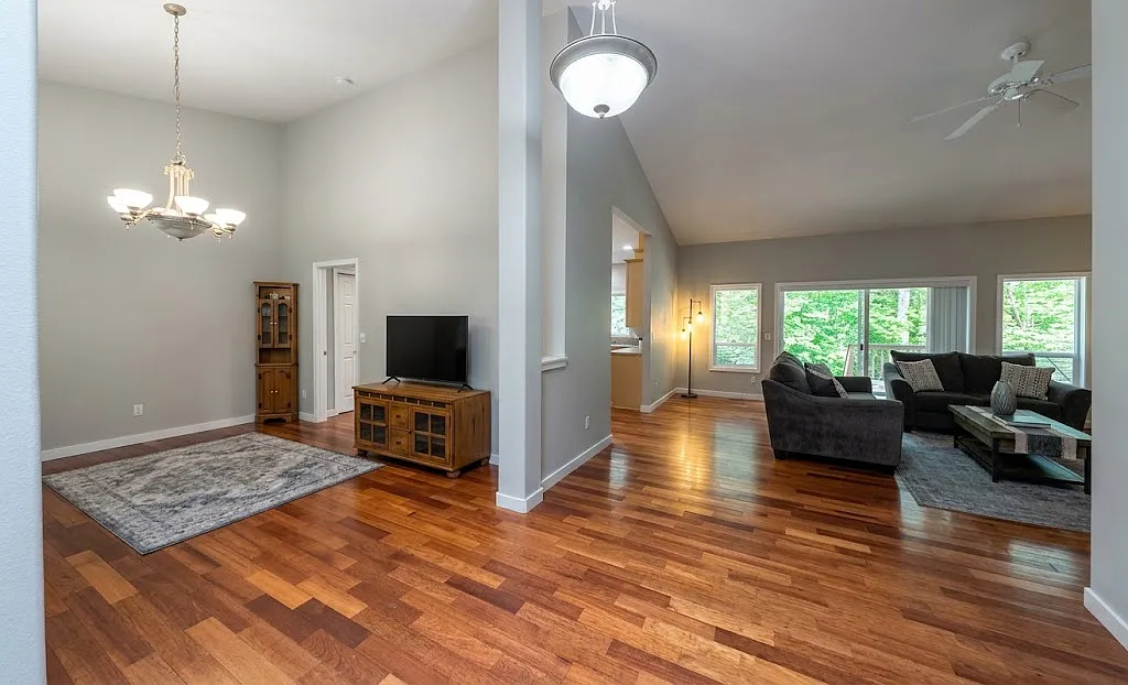 10506 78th Ave NW — Photo 3