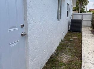 12221 SW 185th St, Miami, FL 33177