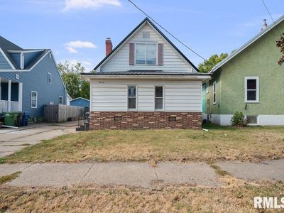 210 N 5th St, Clinton, IA, 52732