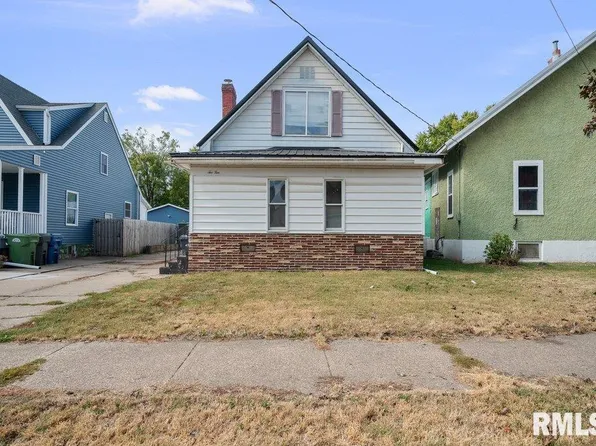 210 N 5th St, Clinton, IA 52732
