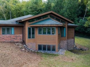 100 Pine Crest Ln, Iola, WI 54945