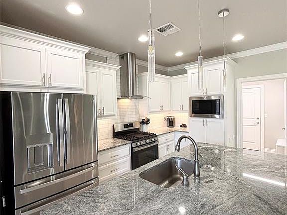 3rd image of 1012 Northridge Blvd