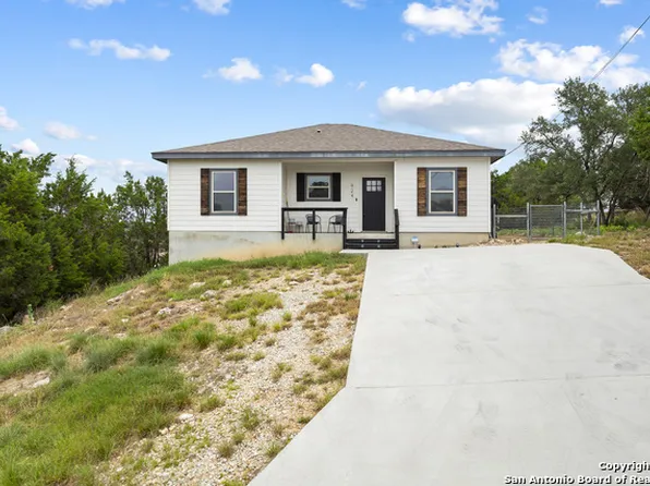 924 Scenic Hills Dr, Canyon Lake, TX 78133