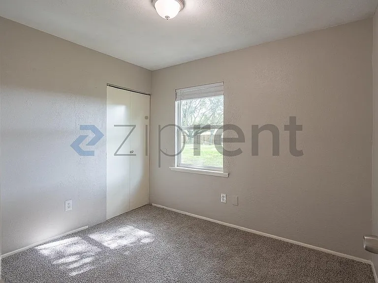 24022 Four Sixes Ln — Photo 13