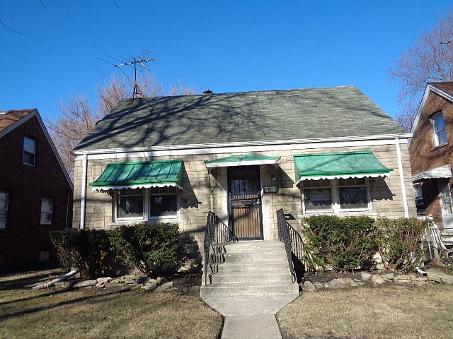 1st image of 14204 S La Salle St