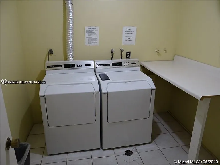 2741 Taft St #206 — Photo 27