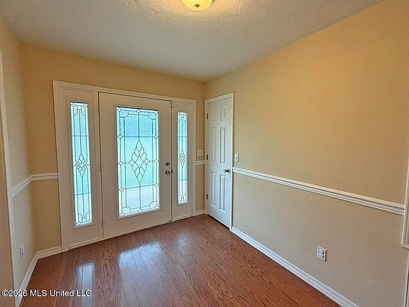 2nd image of 1278 Hillard Howell Rd