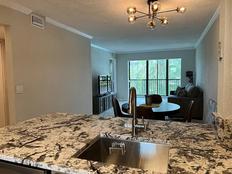 2220 N Cypress Bend Dr #301 — Photo 7