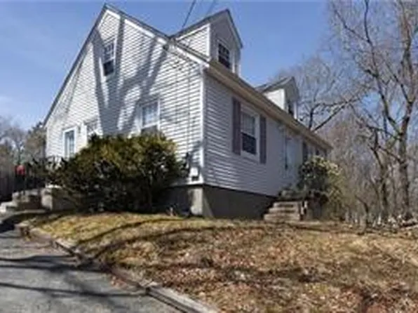 15 Milton Rear St, Johnston, RI 02919