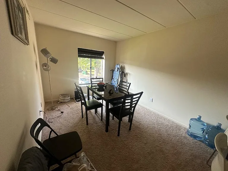 75 Oakridge Dr — Photo 4