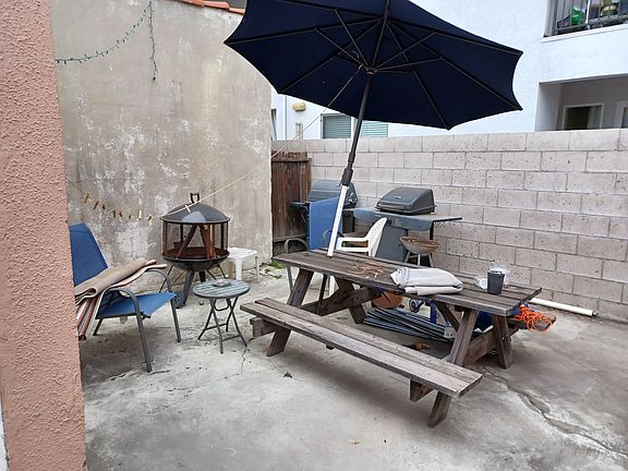 3rd image of 11145 Camarillo St #1/2