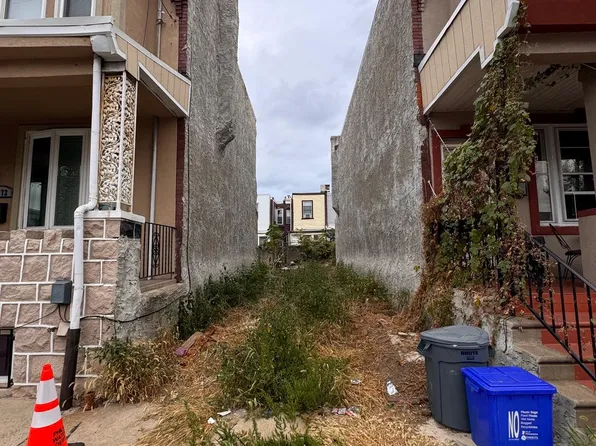 2874 Cedar St, Philadelphia, PA 19134