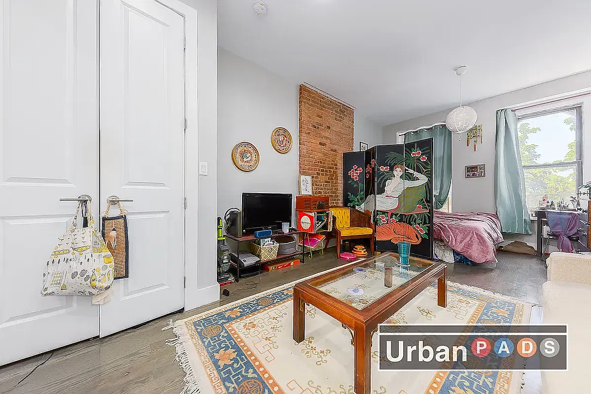 823 Hancock Street — Photo 3