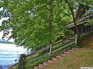 559 Pine Island Point, Scottsboro, AL 35769