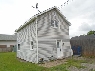 8 E Liniment St, Constantia, NY 13044