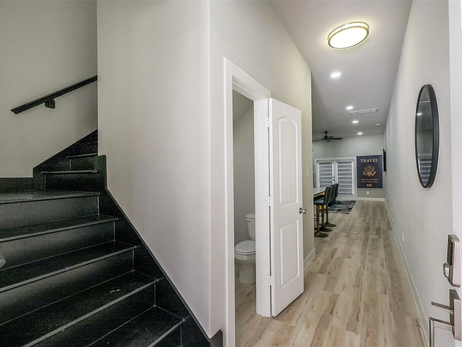 3 bed, 2.5 bath, 1472 sqft, $2,500 — Photo 4