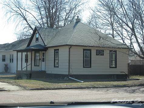 1101 e 4TH MITCHELL 001