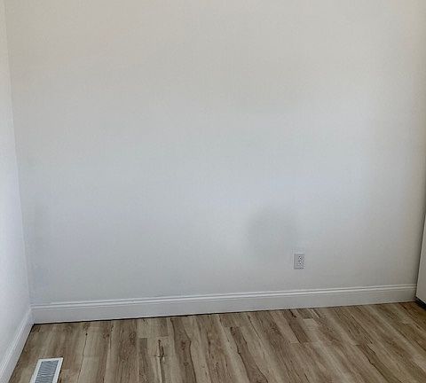 5th image of 5592 Waterman Blvd