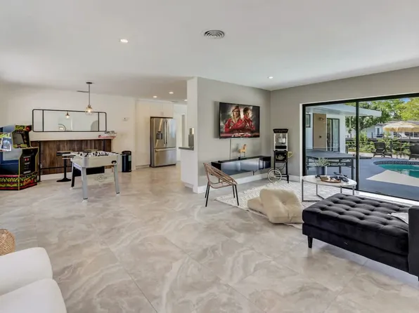 2325 NE 195th St #Id1372348p, Miami, FL 33180