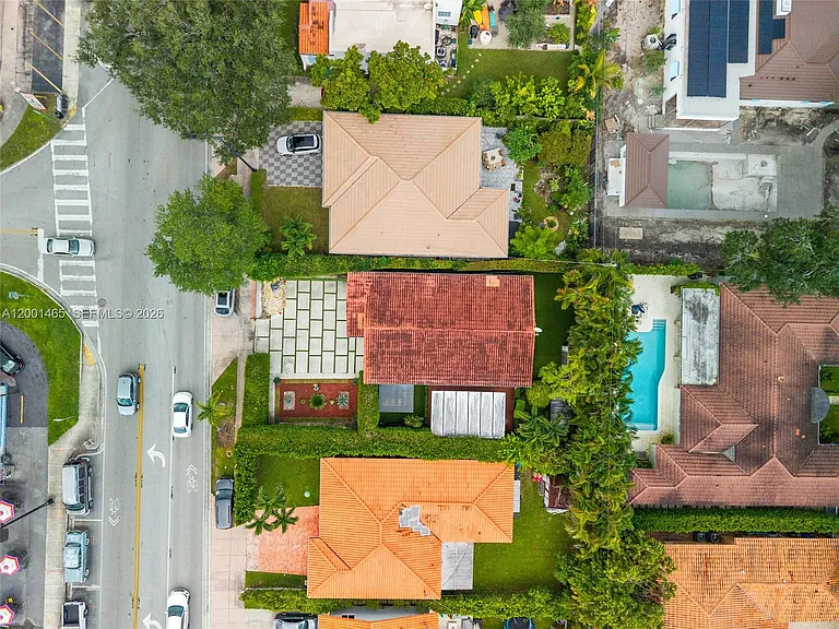 2121 Red Rd — Photo 34