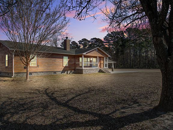 3rd image of 1930 Varner St