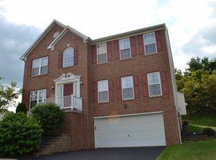 303 Beagle Ct, Moon Township, PA 15108