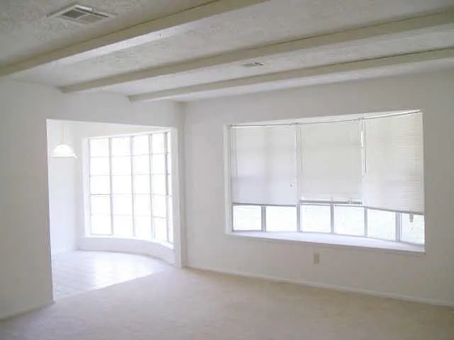 Building Photo - 810 Terryhollow St