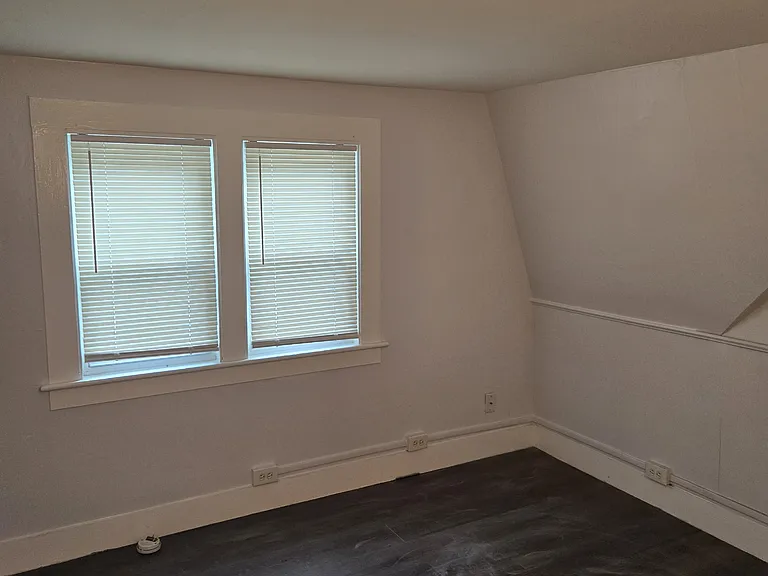 1740 Farmington Ave #2E — Photo 7