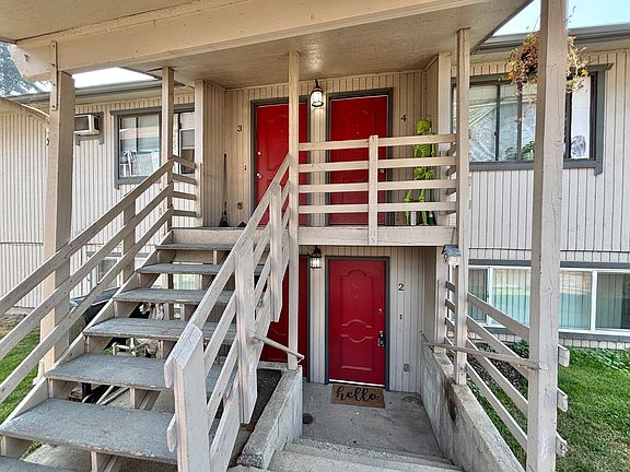 4th image of 2927 E Olympic Ave APT 2