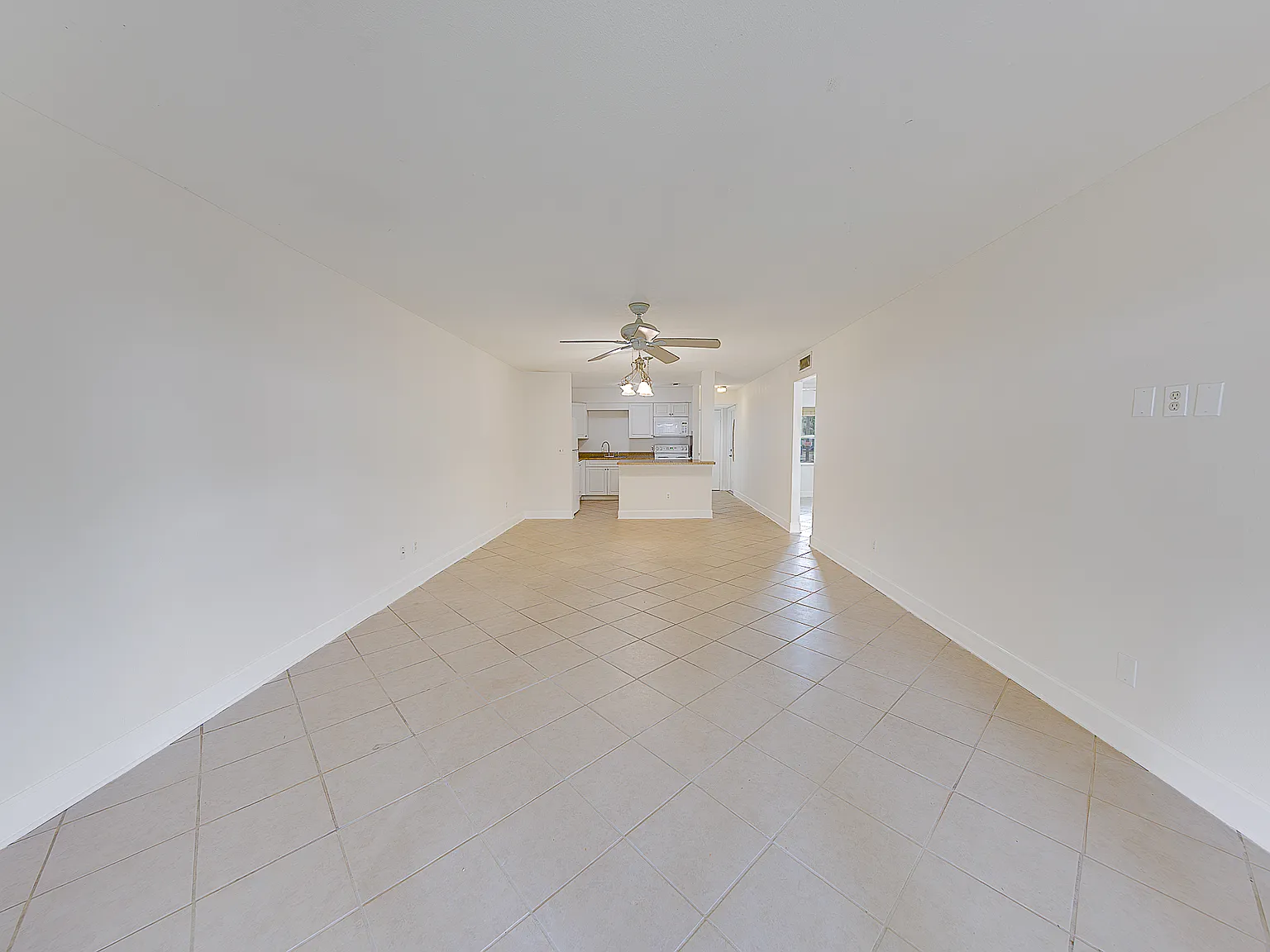 2 bed, 936 sqft, $2,000 — Photo 4