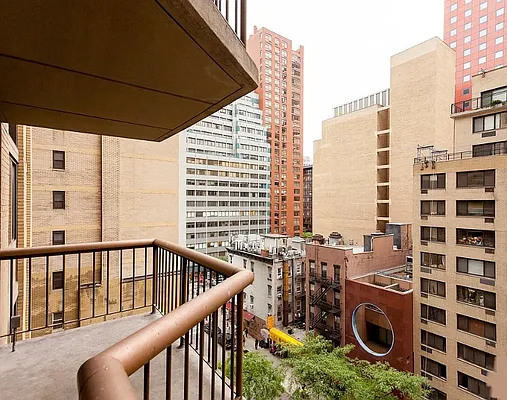 Rented by REAL New York | media 6