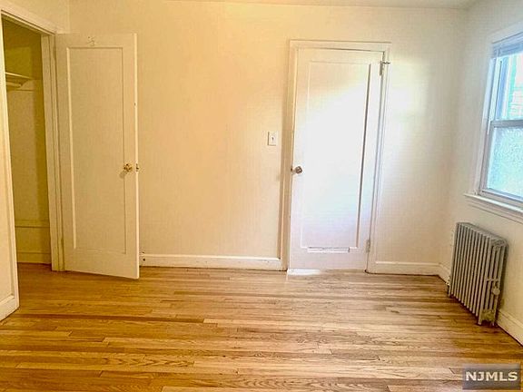 5th image of 25 Beech St #1