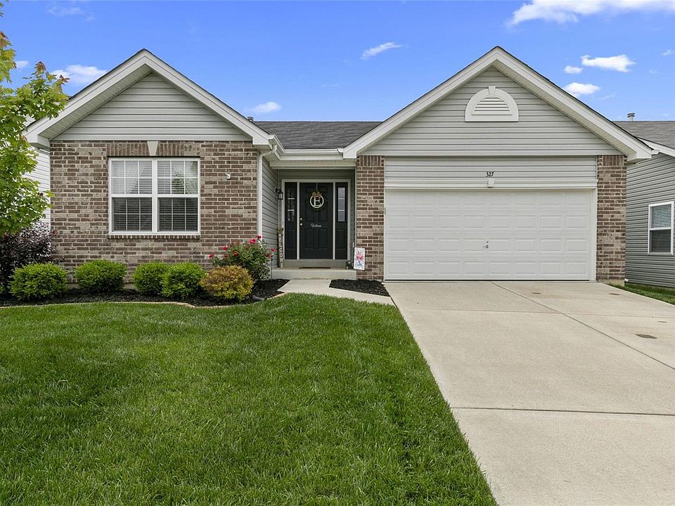 1st image of 327 Pecan Bluffs Dr