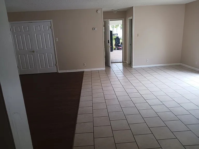 1113 Hayes St — Photo 2