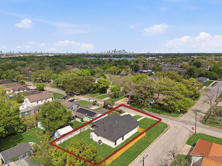 7040 Kinney St — Photo 40