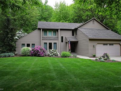 356 Greenbriar Dr, Avon Lake, OH, 44012