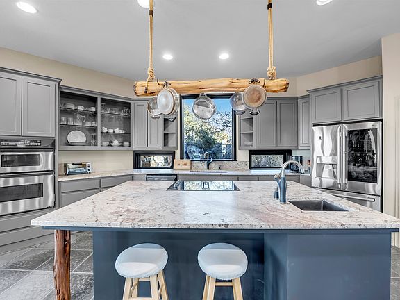 5th image of 311 Granite Circle