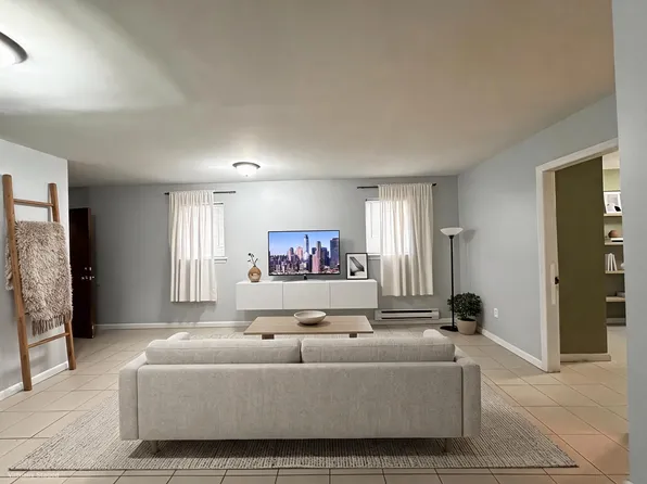 891 Summit Ave #1, Jersey City, NJ 07307