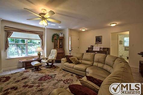 4th image of 8421 Augustwood Ln #2