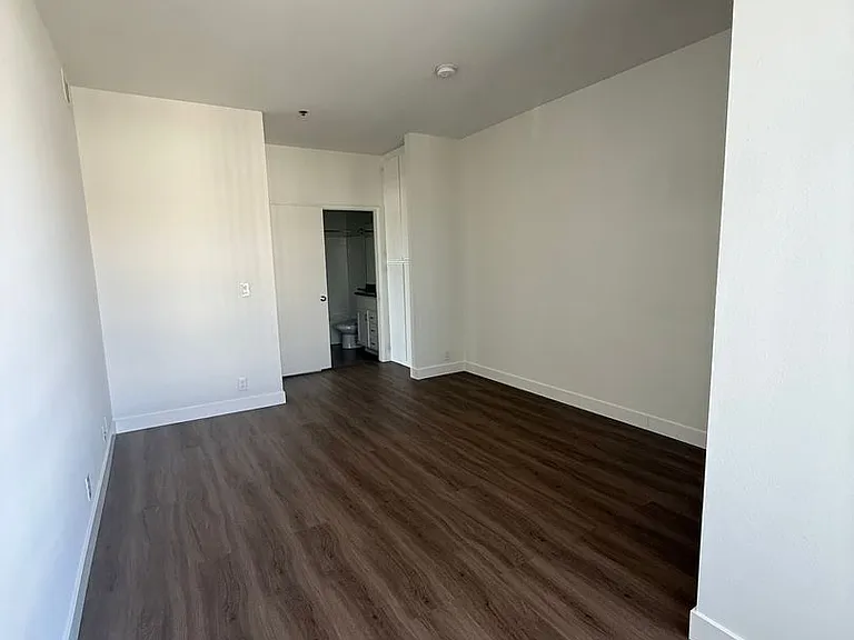 Perfectly situated 2 bedroom and 2 bathroom ! — Photo 37