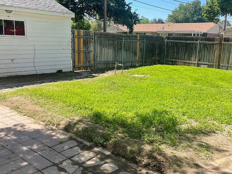 732 W Park St — Photo 15
