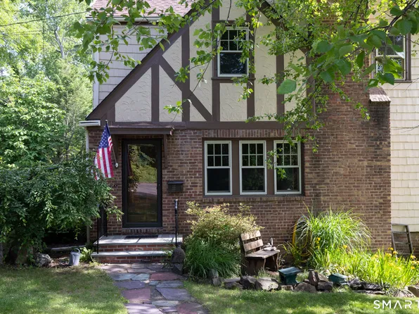 127 Roger Road, New Haven, CT 06515
