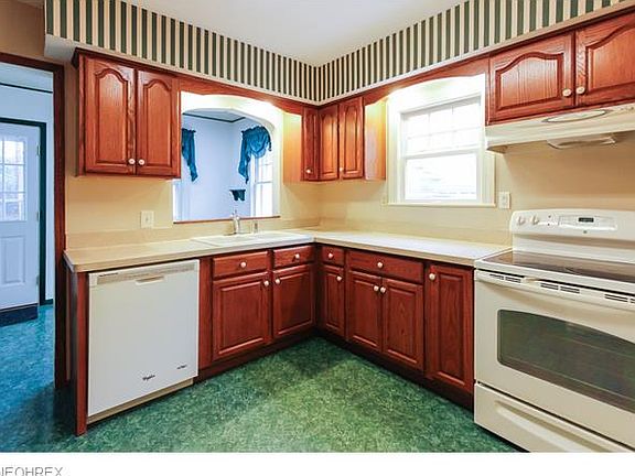 3rd image of 781 Thorndale Ave