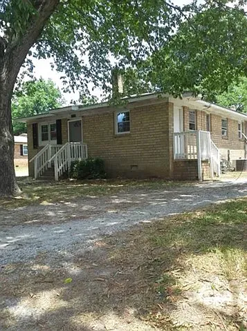 311 Barbour St #B Photo 1