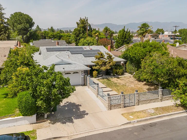 17419 Blackhawk St — Photo 10