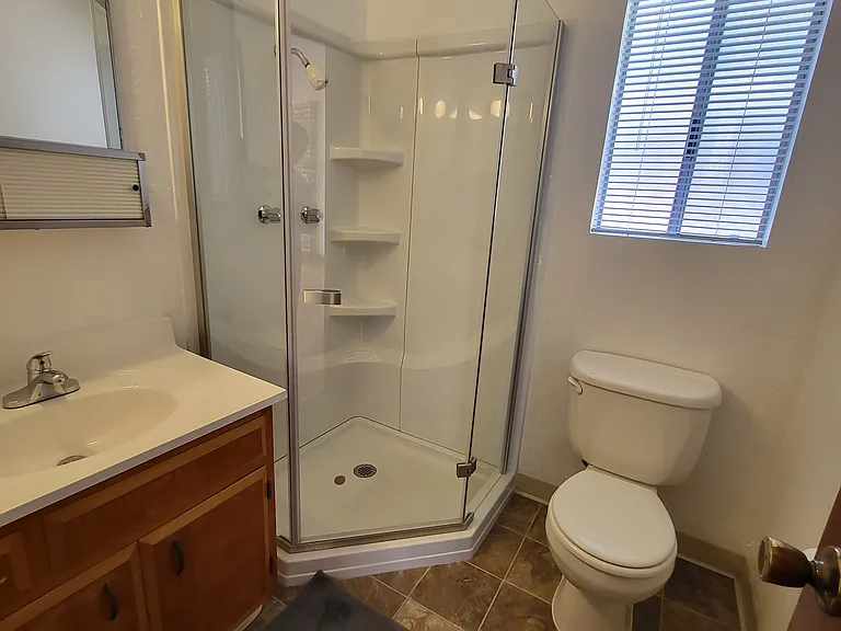 906 Balra Dr — Photo 15