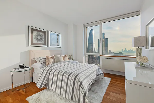 Sold by Compass | media 26