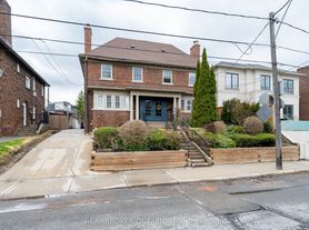 462 Oriole Pkwy, Toronto, ON
