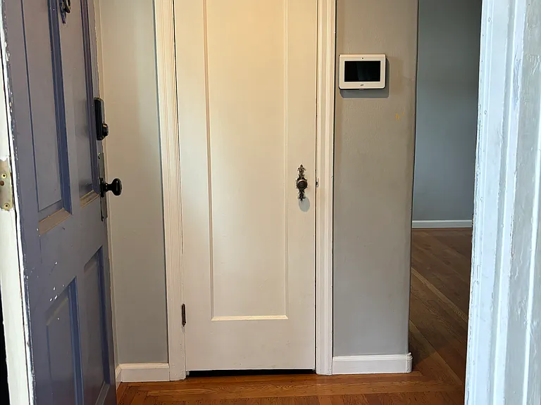 1114 Castro Way — Photo 3